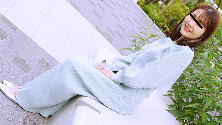 Poster of 043024_100-Em gái với vẻ đẹp tự nhiên