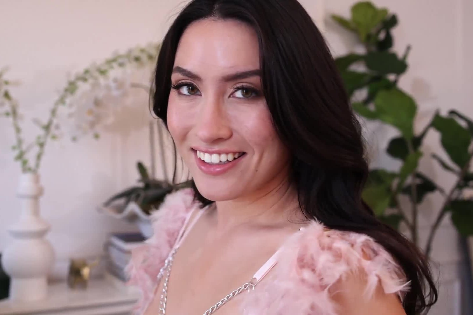 Poster of Cô nàng người mẫu đồ lót hàng cực phẩm