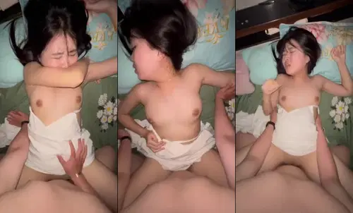 Poster of Da trắng bướm múp vừa chịch em còn lấy tay vê núm vú