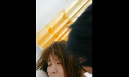 Poster of Đụ bé sinh viên phê lòi bay cả khăn che mắt^^