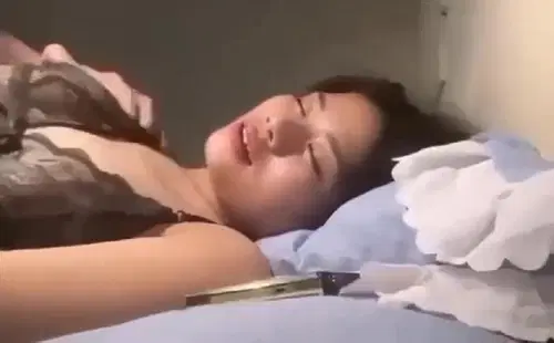 Poster of Em gái 2k4 mới chia tay người yêu là lại lộ clip sex