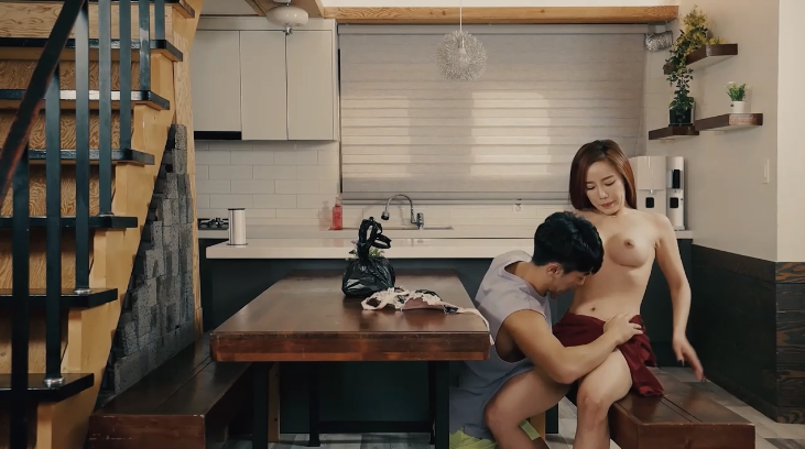 Poster of Em gái làm thức ăn cho chim