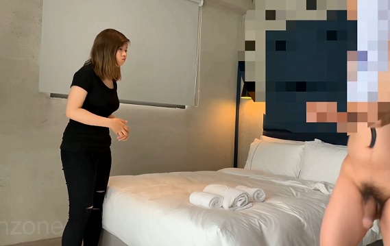 Poster of Em học sinh vú to lần đầu đi khách