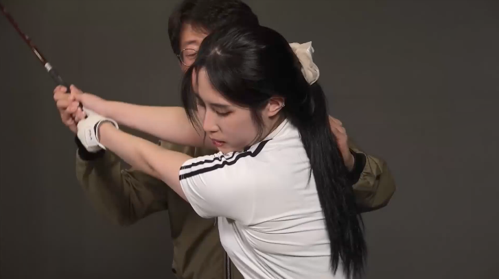 Poster of Màn hình Golf-Đổi hàng với cặp đôi phòng bên cạnh