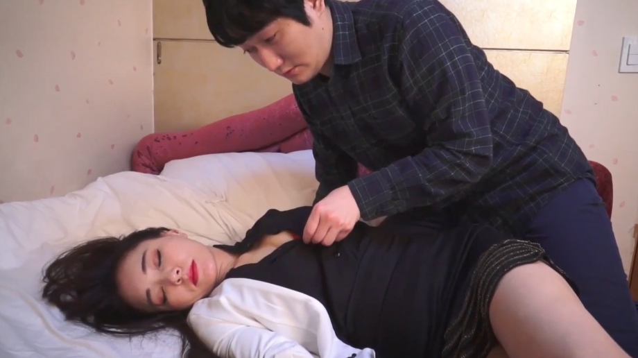 Poster of Những người phụ nữ thích ngoại tình