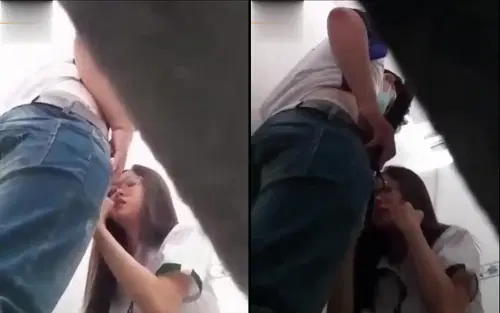 Poster of Quay lén cô bạn thân mặc đồng phục bú cu cho bạn trong wc trường học