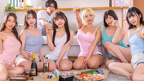 Poster of Thanh niên may mắn dọn đến ở chung trong một căn nhà toàn phụ nữ "cởi mở"